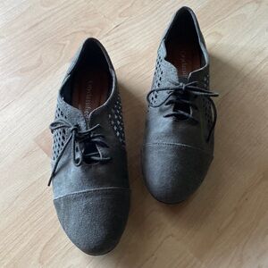 Oxford Shoes. Dark Moss Green
